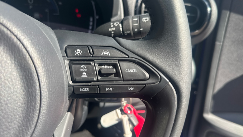 Toyota Yaris 1.5 Hybrid Design 5dr CVT Hybrid Hatchback